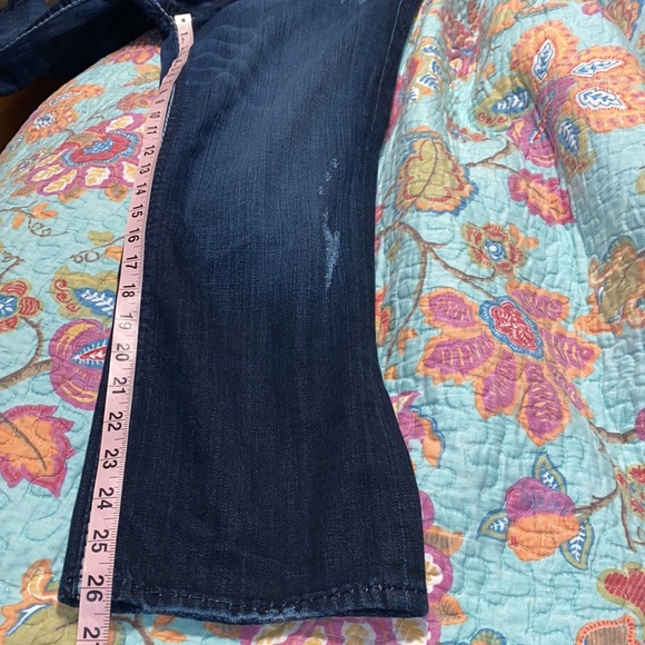 Destress Rock Revival Capri Jeans - Picture 11 of 12